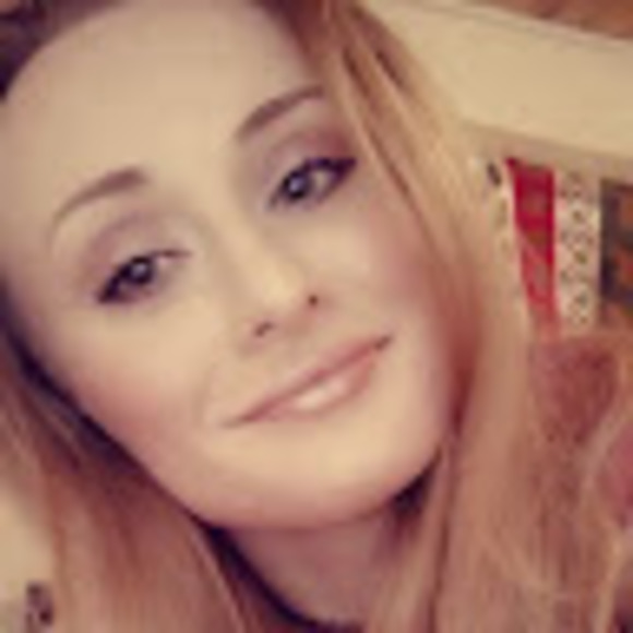 Meet your Posher, Larissa joy - Picture 1 of 1